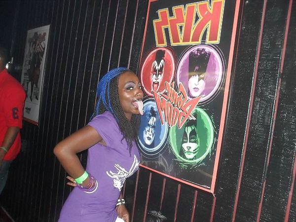 11P Lick IT 