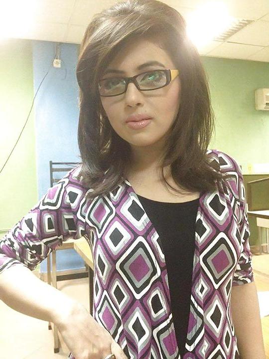 25P Sexy paki news readers