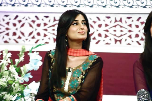25P Sexy paki news readers