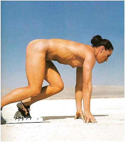 25P Sport girls, flexible, upskirt and ooops 1