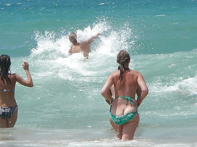 25P Bikinis que dan problemas. Bikini oops.