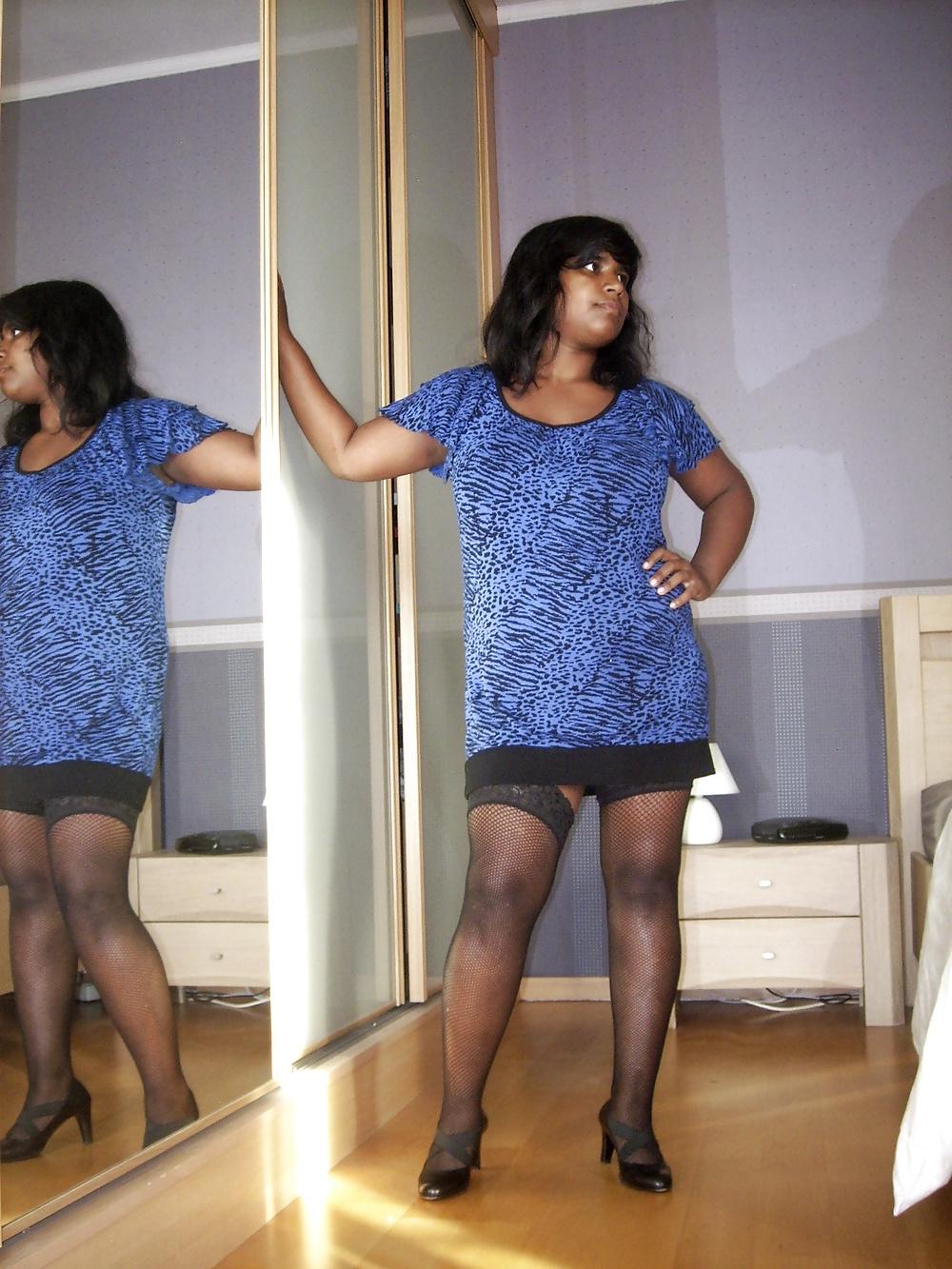 25P My cute Indian desi gf stripping
