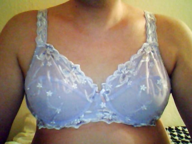22P Tranny makes a self foot-worship