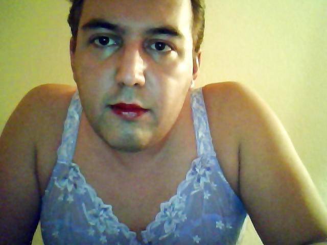 22P Tranny makes a self foot-worship