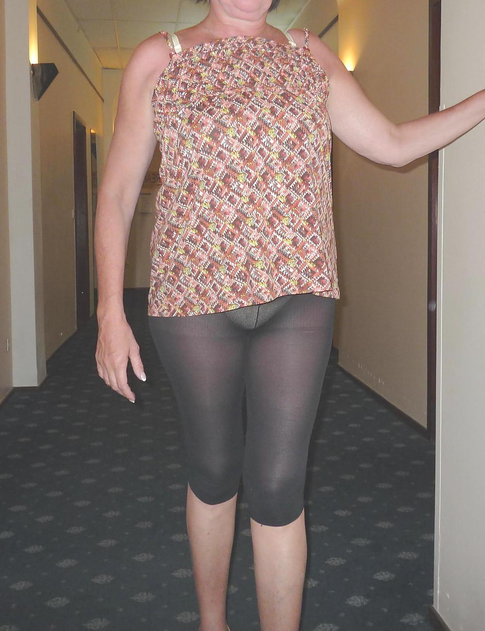 24P Oops too transparent leggings