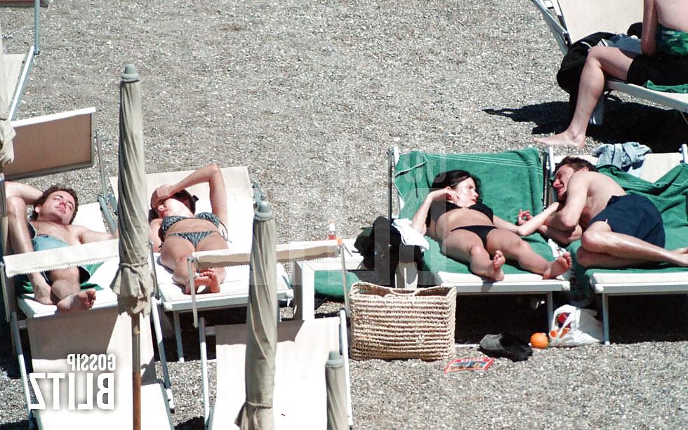11P MUST SEE ANDREA CORR BIKINI TITS ASS brand new release