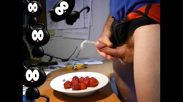 25P Tasty Creamy Cumshot Snaps On Strawberries!