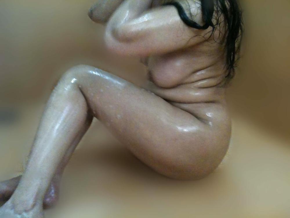 25P Desi houswife