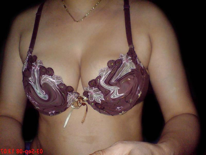 25P Desi houswife