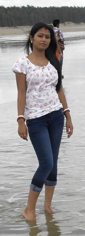 25P Desi hot girls collections!!!
