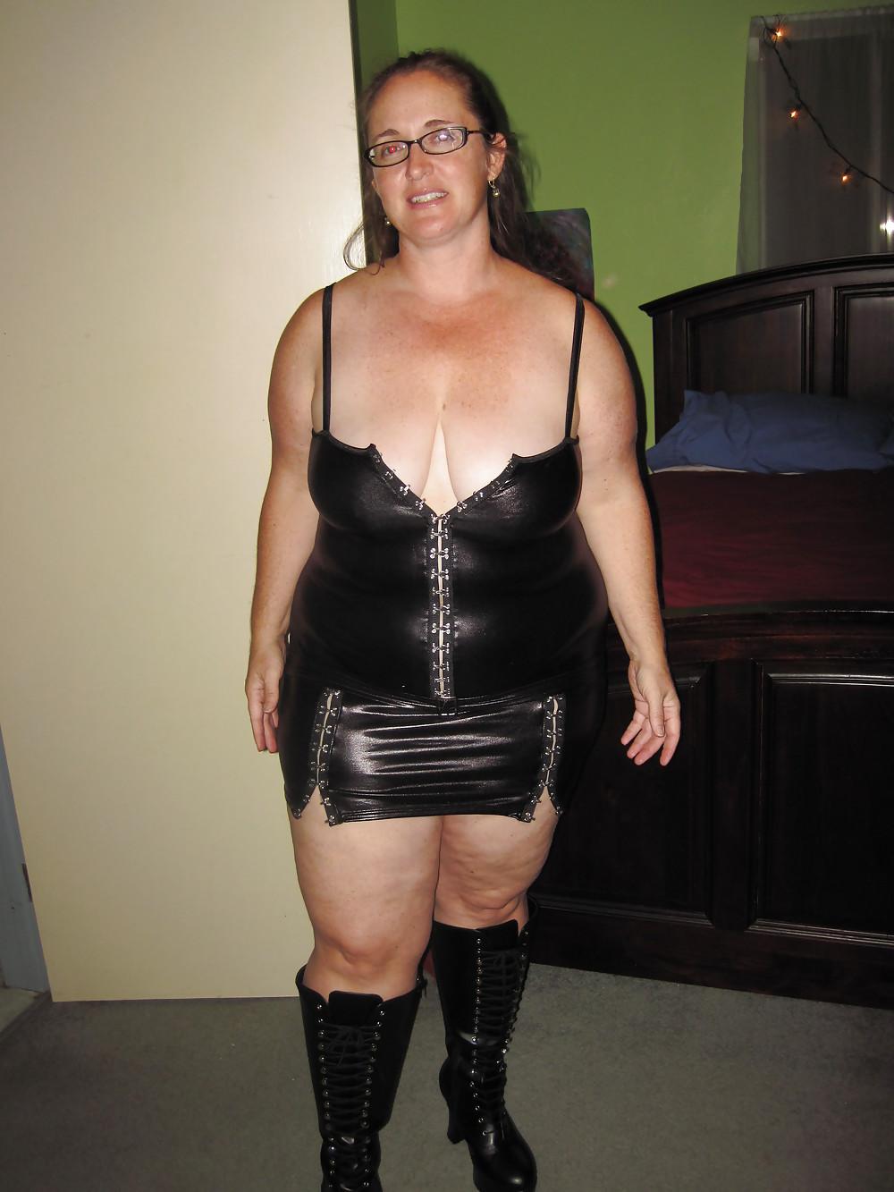 25P Maureen Lyall - Leather Corset Part 1