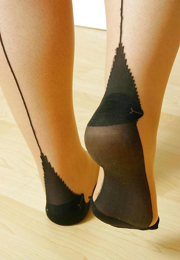 15P Cute elisha jade in dark corset