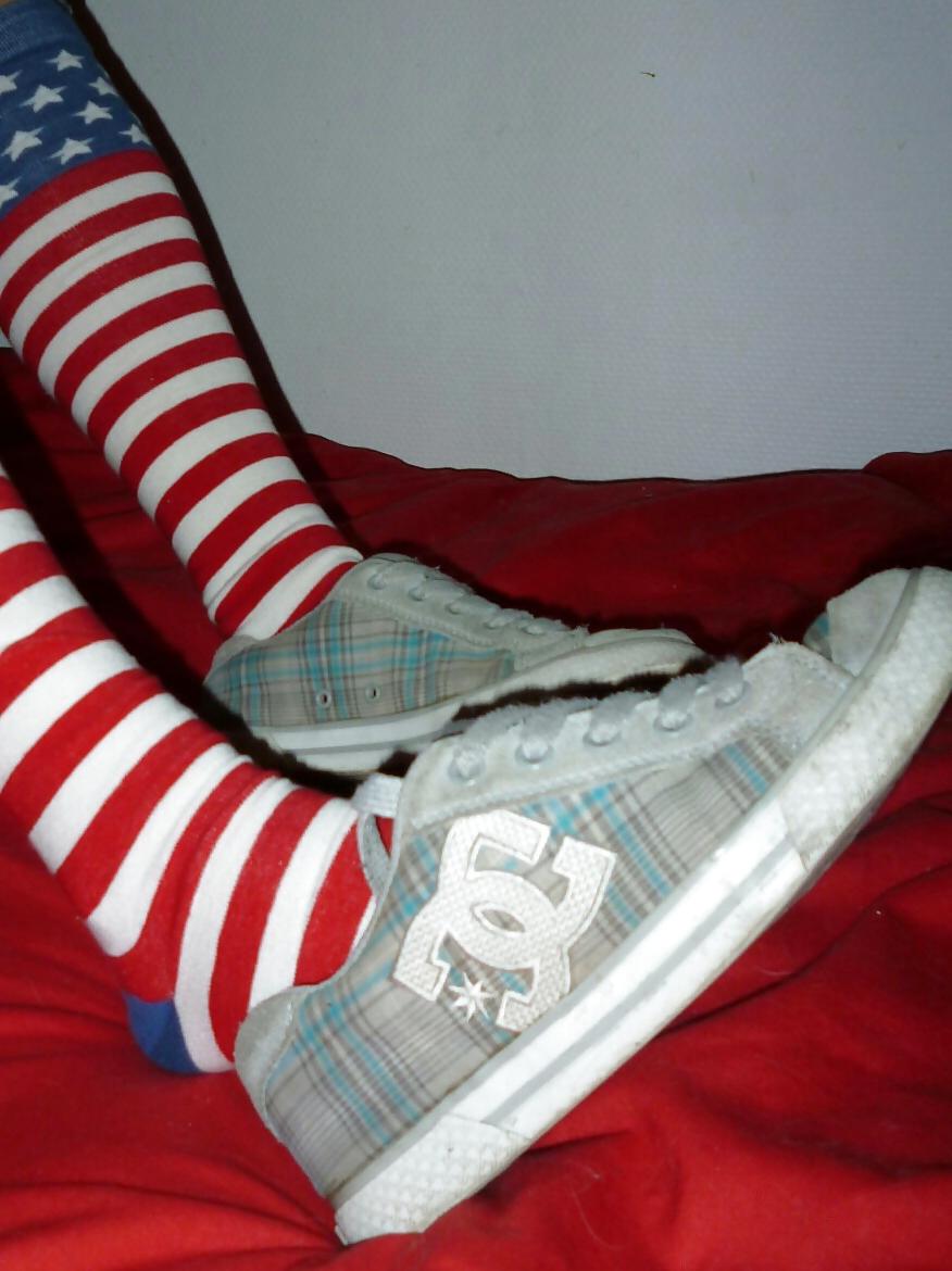 25P Socks Sneakers foot fetish