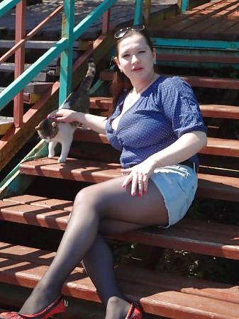 10P Busty Russian Woman 1312