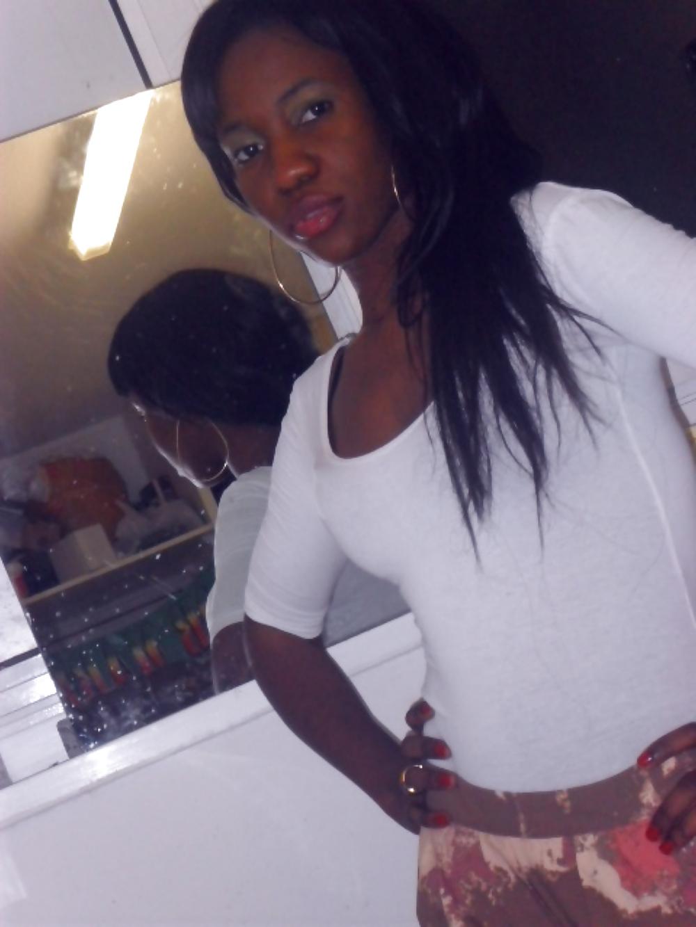 25P Ptite chatte africaine kiki nom ay