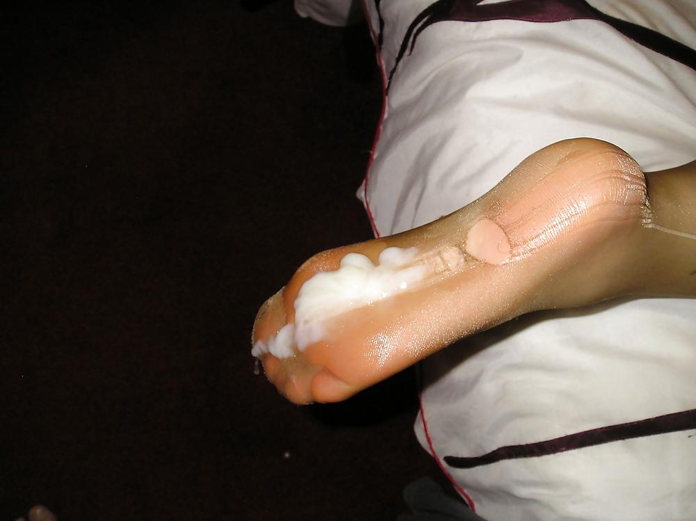5P Cum filled tan pantyhose foot