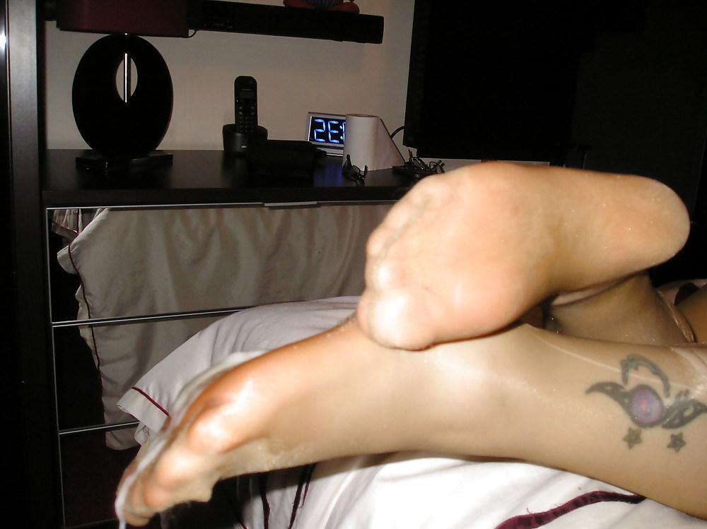 5P Cum filled tan pantyhose foot