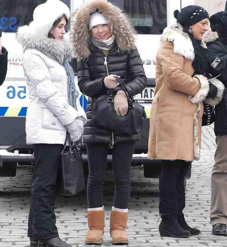25P Beautiful sexy woman in winter fashion