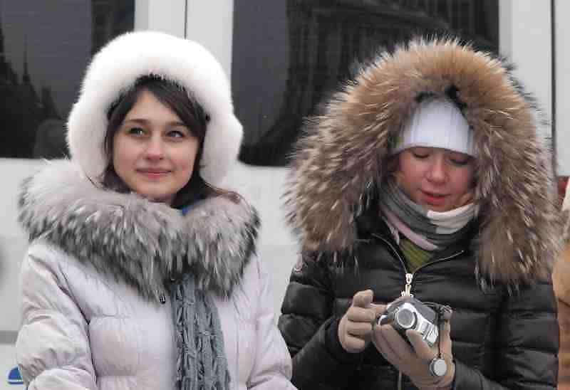 25P Beautiful sexy woman in winter fashion