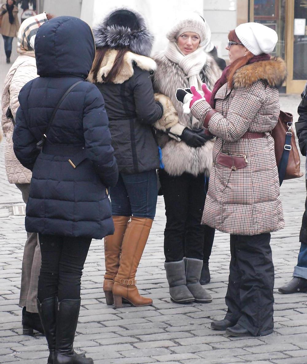 25P Beautiful sexy woman in winter fashion