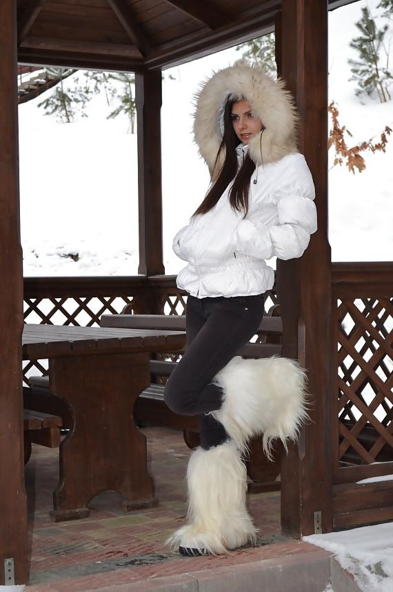 25P Beautiful sexy woman in winter fashion