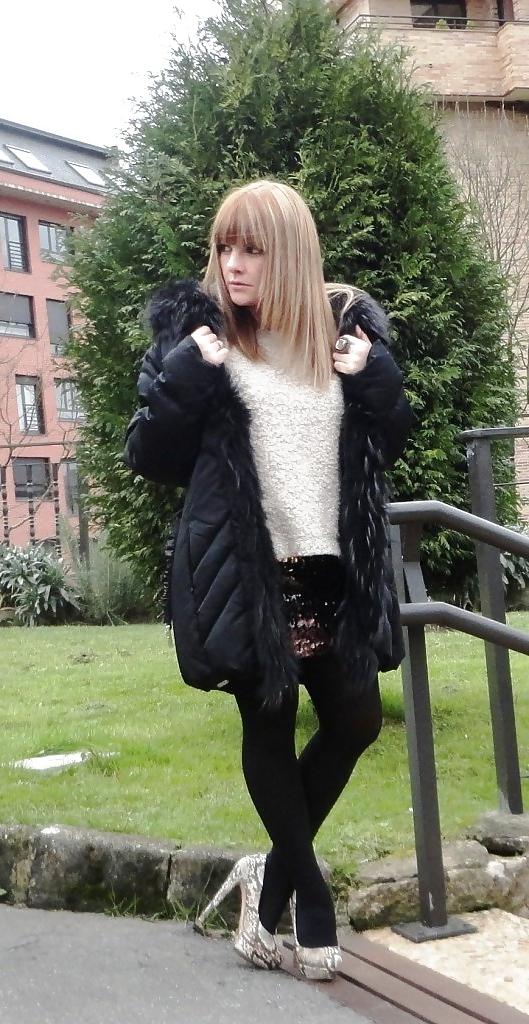 25P Beautiful sexy woman in winter fashion