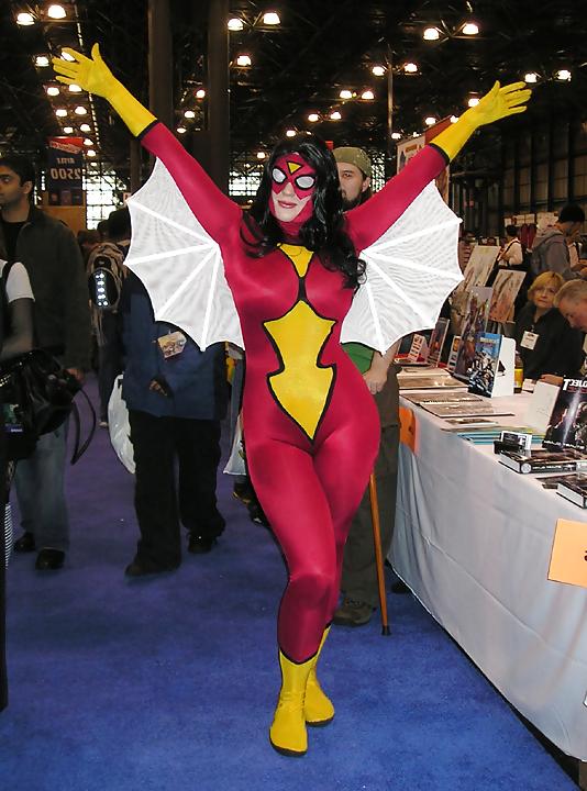 15P Babe of Comic Con 07