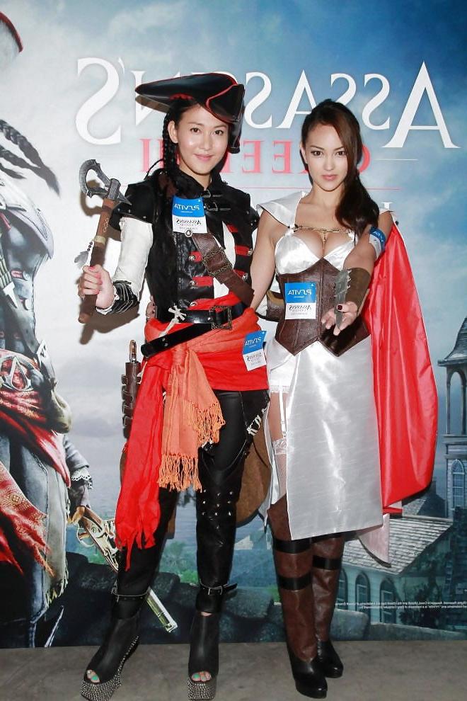 15P Babe of Comic Con 07