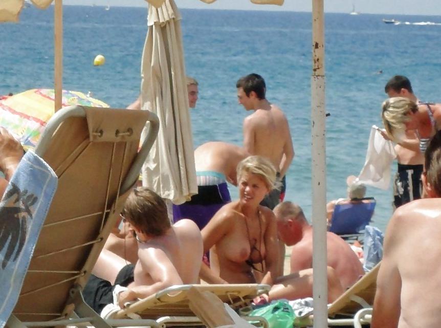 14P Candid Beach Shots
