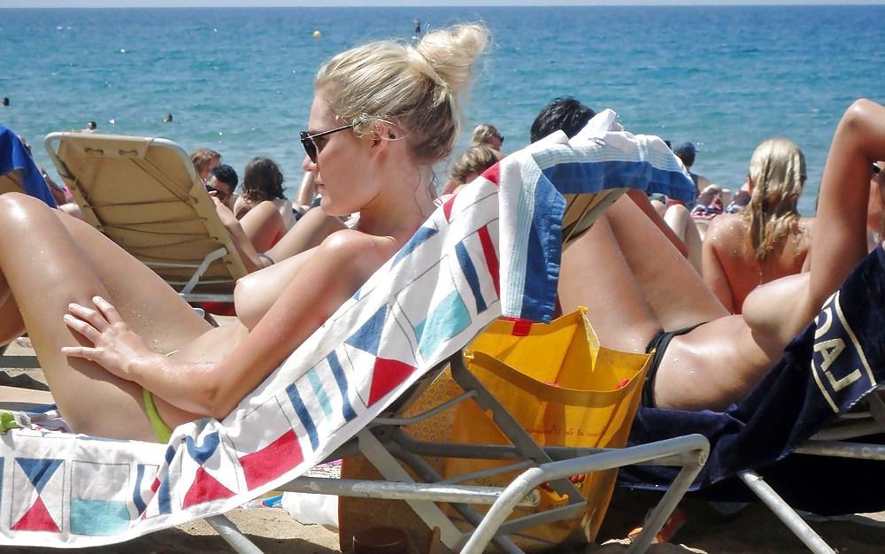 14P Candid Beach Shots