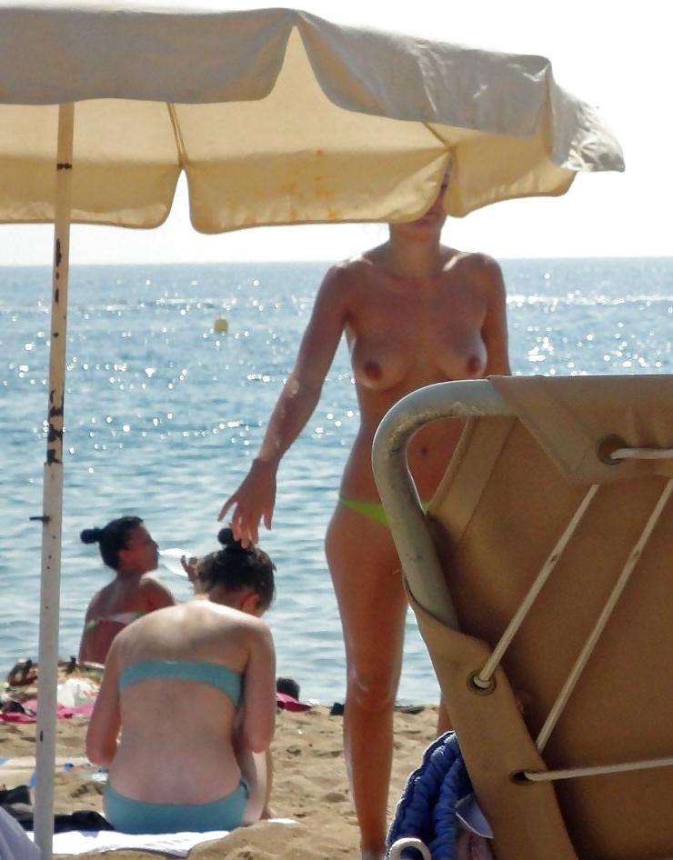 14P Candid Beach Shots