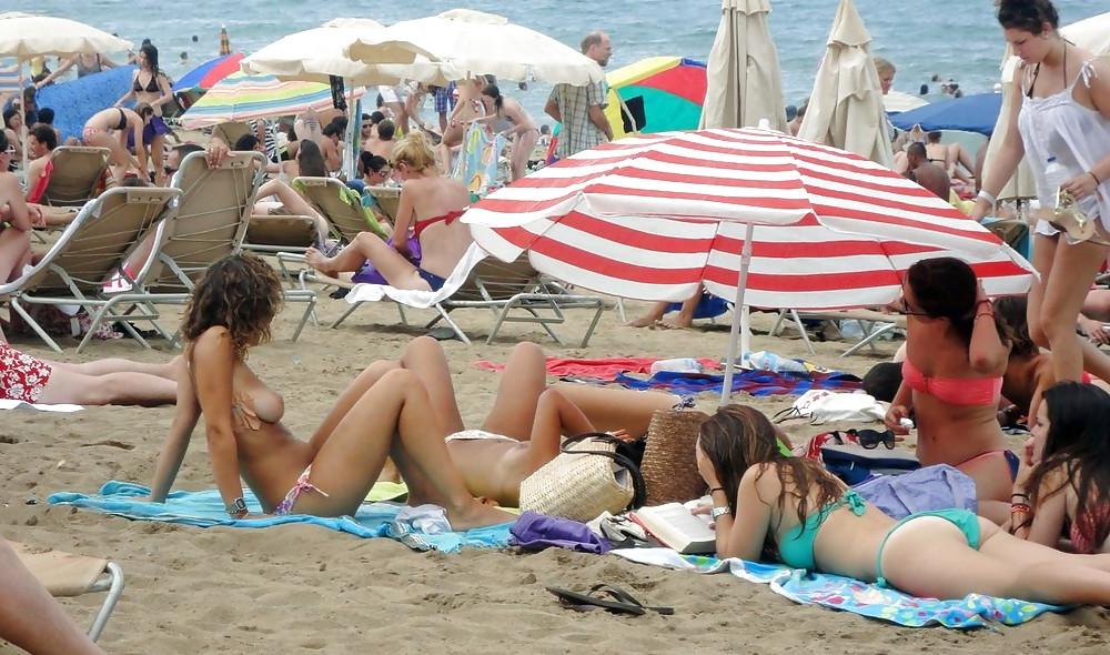 14P Candid Beach Shots