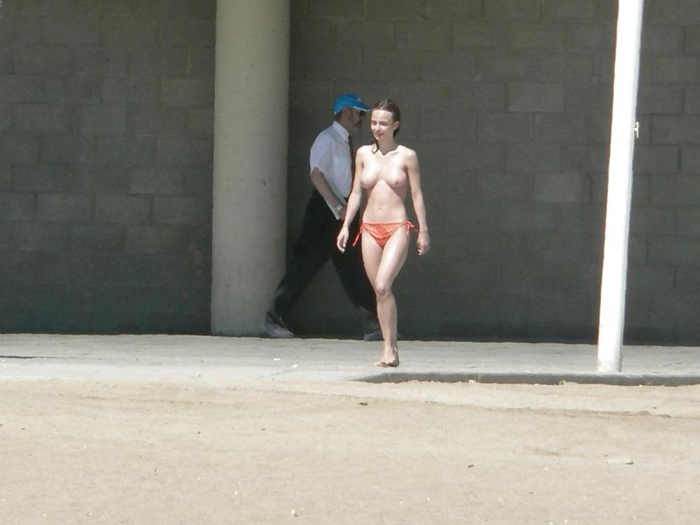 25P The beach 240