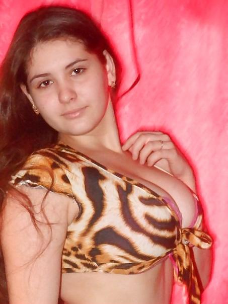 16P Busty Russian Woman 1379