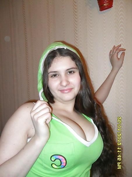 16P Busty Russian Woman 1379