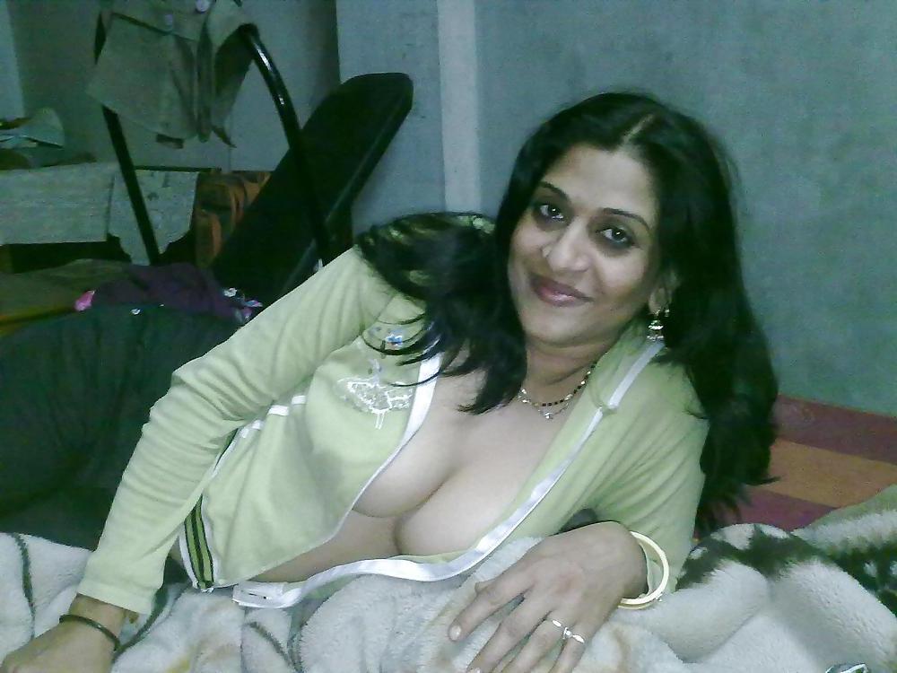 19P Desi aunties 3