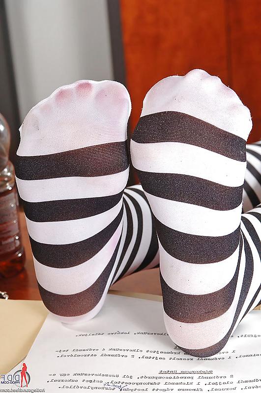 13P Nylon foot fetich