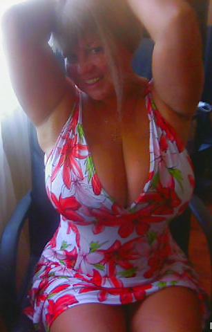 7P Busty Russian Woman 1488