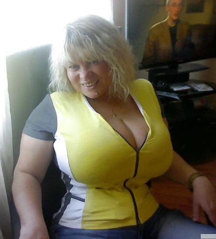 7P Busty Russian Woman 1488