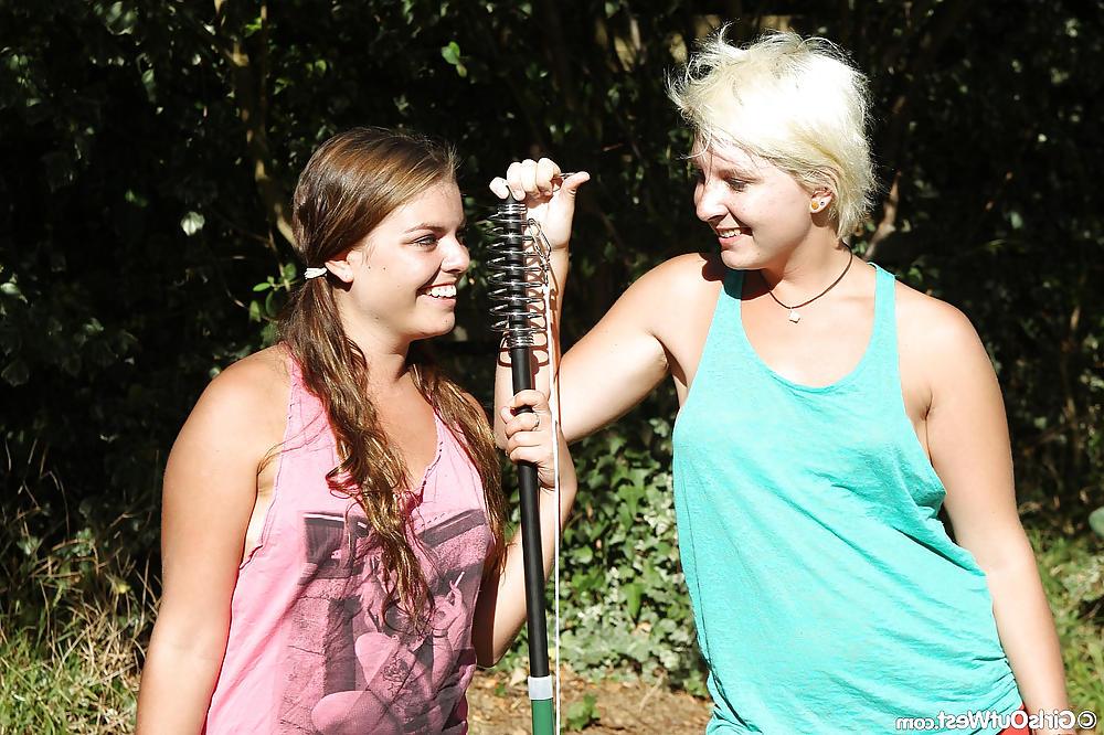 16P Aussie lesbians spreading pussies in the backyard