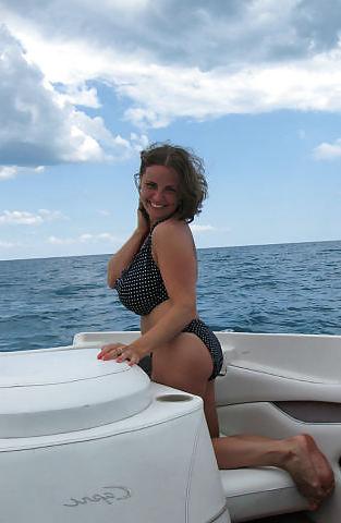 9P Busty Russian Woman 1290