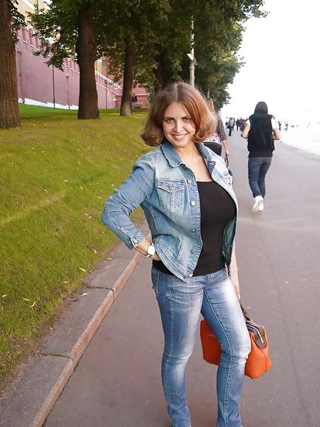 9P Busty Russian Woman 1290