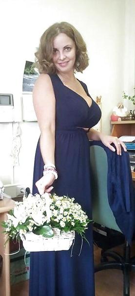 9P Busty Russian Woman 1290