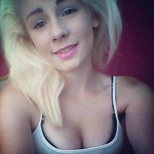 25P Nice skinny blonde facebook slut self shot
