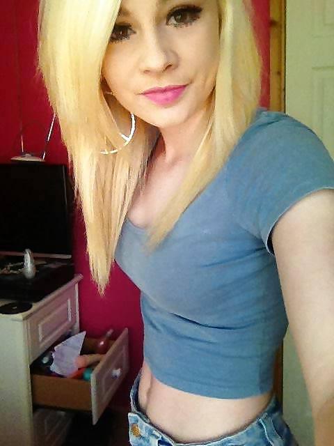 25P Nice skinny blonde facebook slut self shot