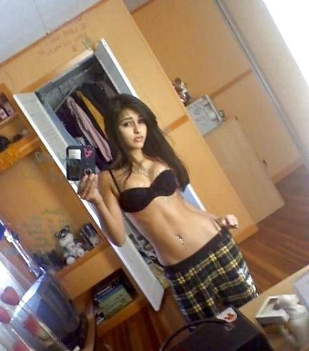 20P Desi Indian Girls SelfShot Hot Pics - Part 7