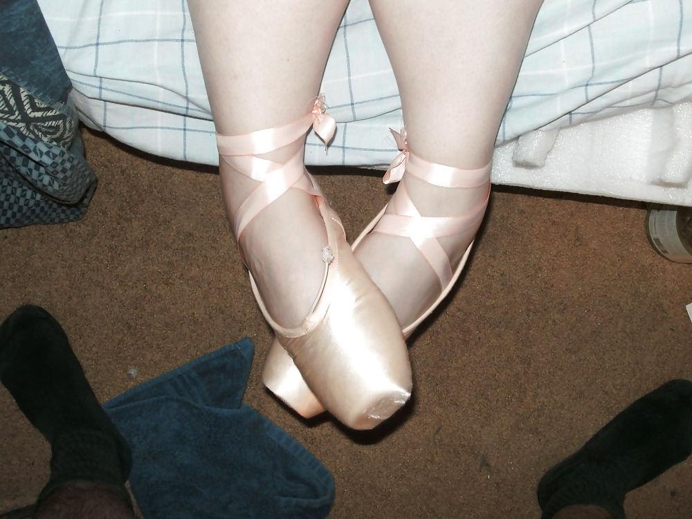12P Who Wants to Cum on These for Me to Lick Off