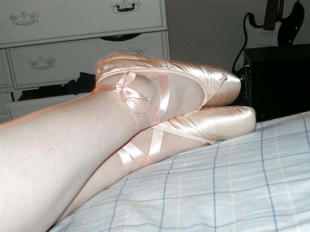 12P Who Wants to Cum on These for Me to Lick Off