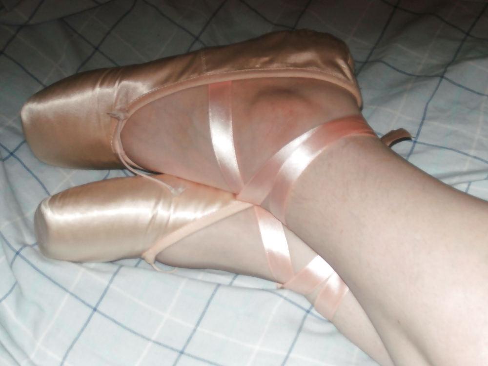 12P Who Wants to Cum on These for Me to Lick Off