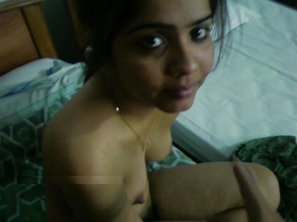20P Desi Indian Girls SelfShot Hot Pics - Part 8